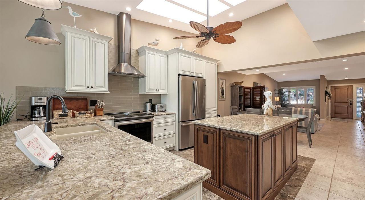 2367 Harbour Oaks Drive, Longboat Key, FL 34228 Photo