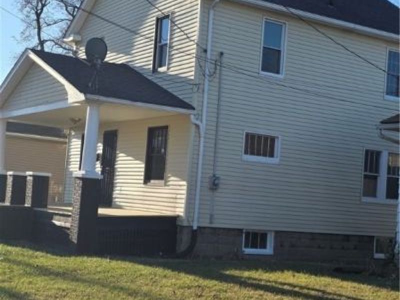 811 F Street, Lorain, OH 44052 Photo 2