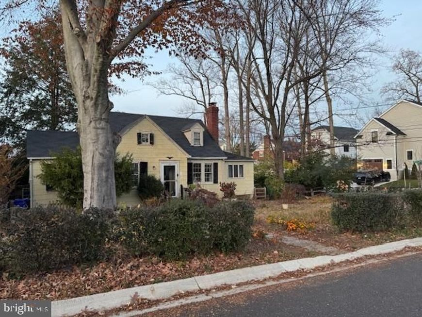 4601 Chelsea Lane S, Bethesda, MD 20814 Main Photo