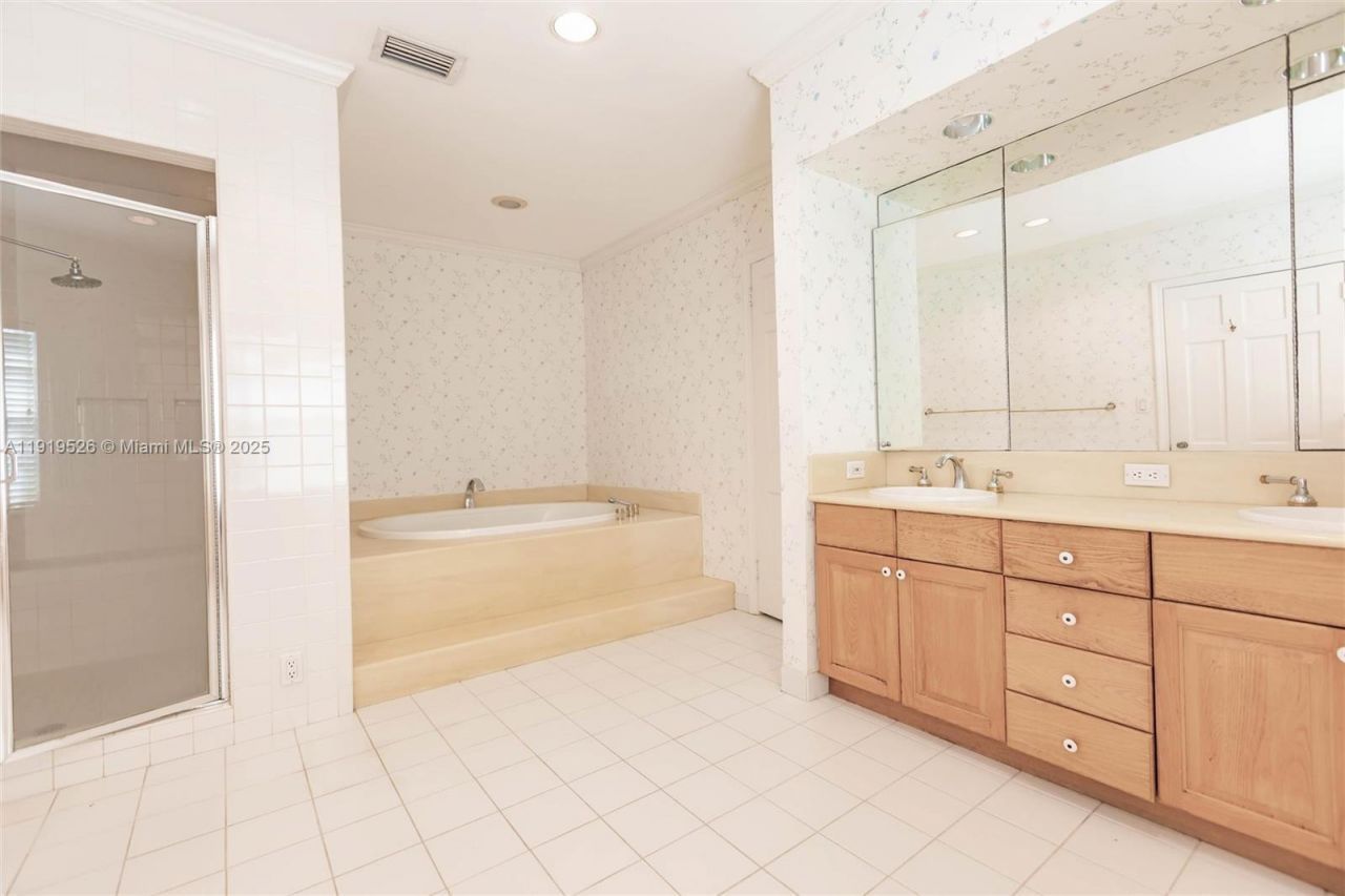 1234 NE 96th St, Miami Shores, FL 33138 Photo