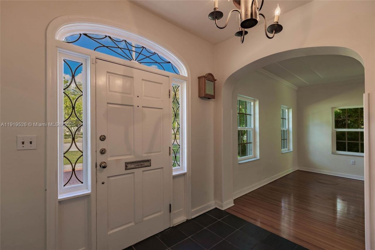 1234 NE 96th St, Miami Shores, FL 33138 Photo