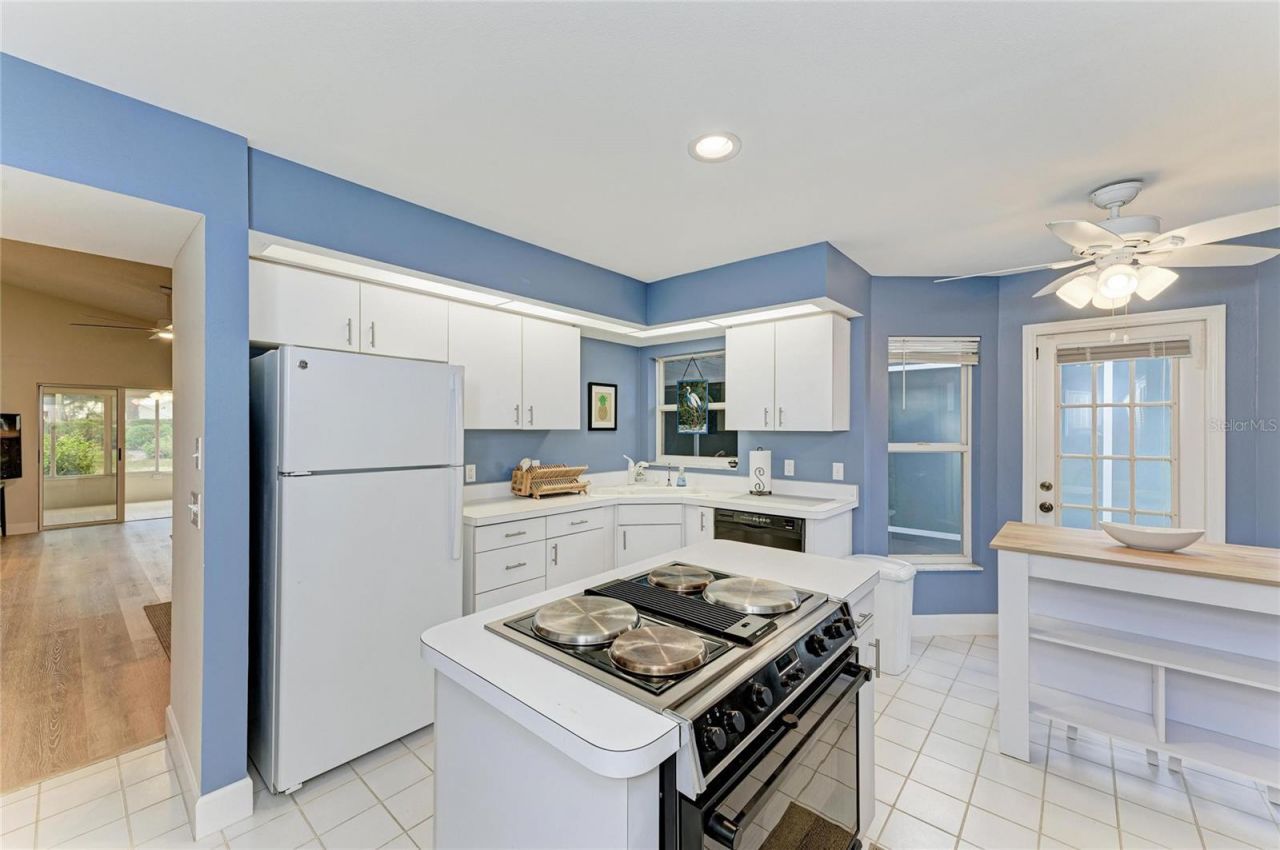 729 Brightside Crescent Drive, Unit 33, Venice, FL 34293 Photo