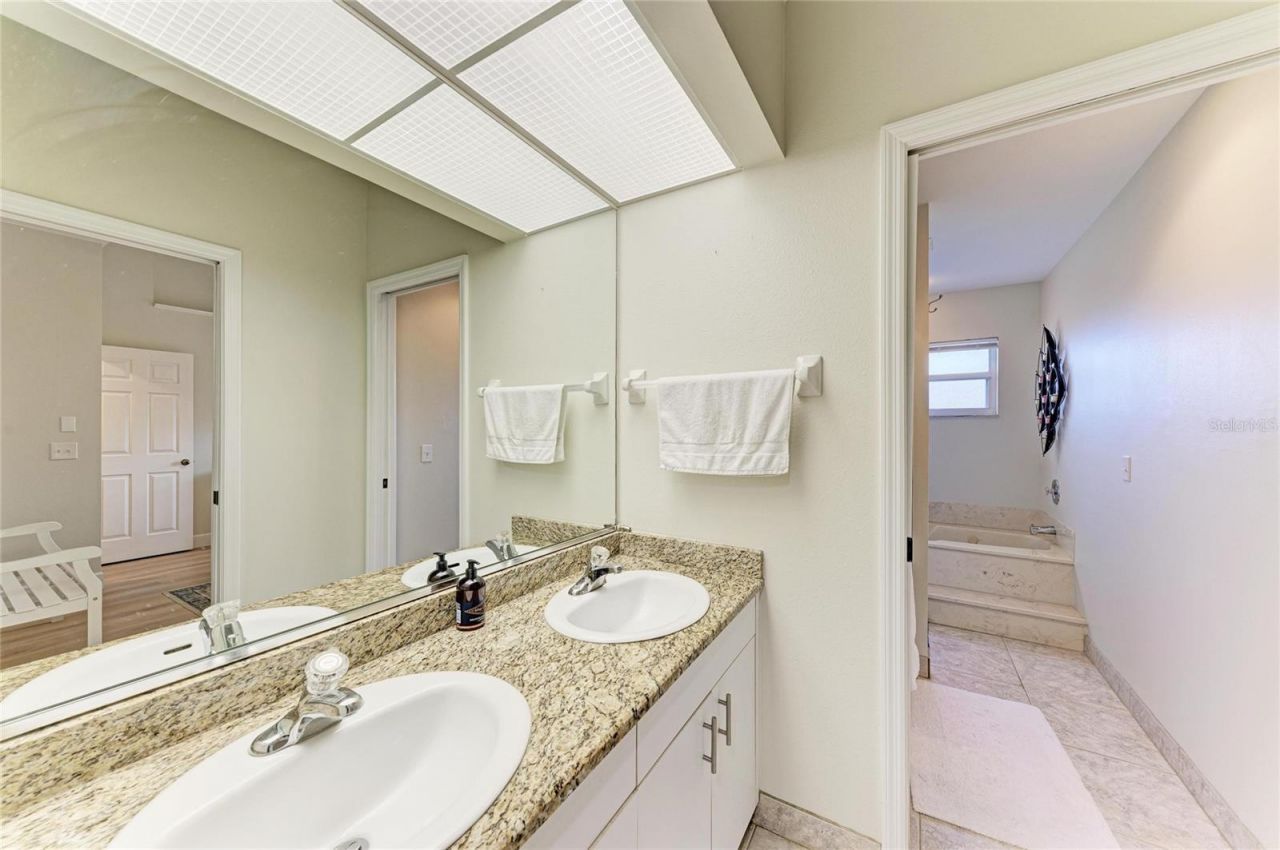 729 Brightside Crescent Drive, Unit 33, Venice, FL 34293 Photo