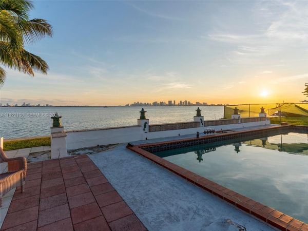 1680 S Treasure Dr, North Bay Village, FL 33141