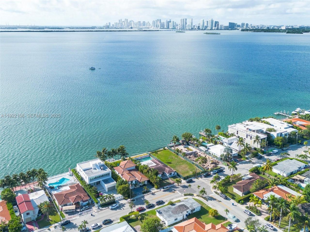 1680 S Treasure Dr, North Bay Village, FL 33141 Photo