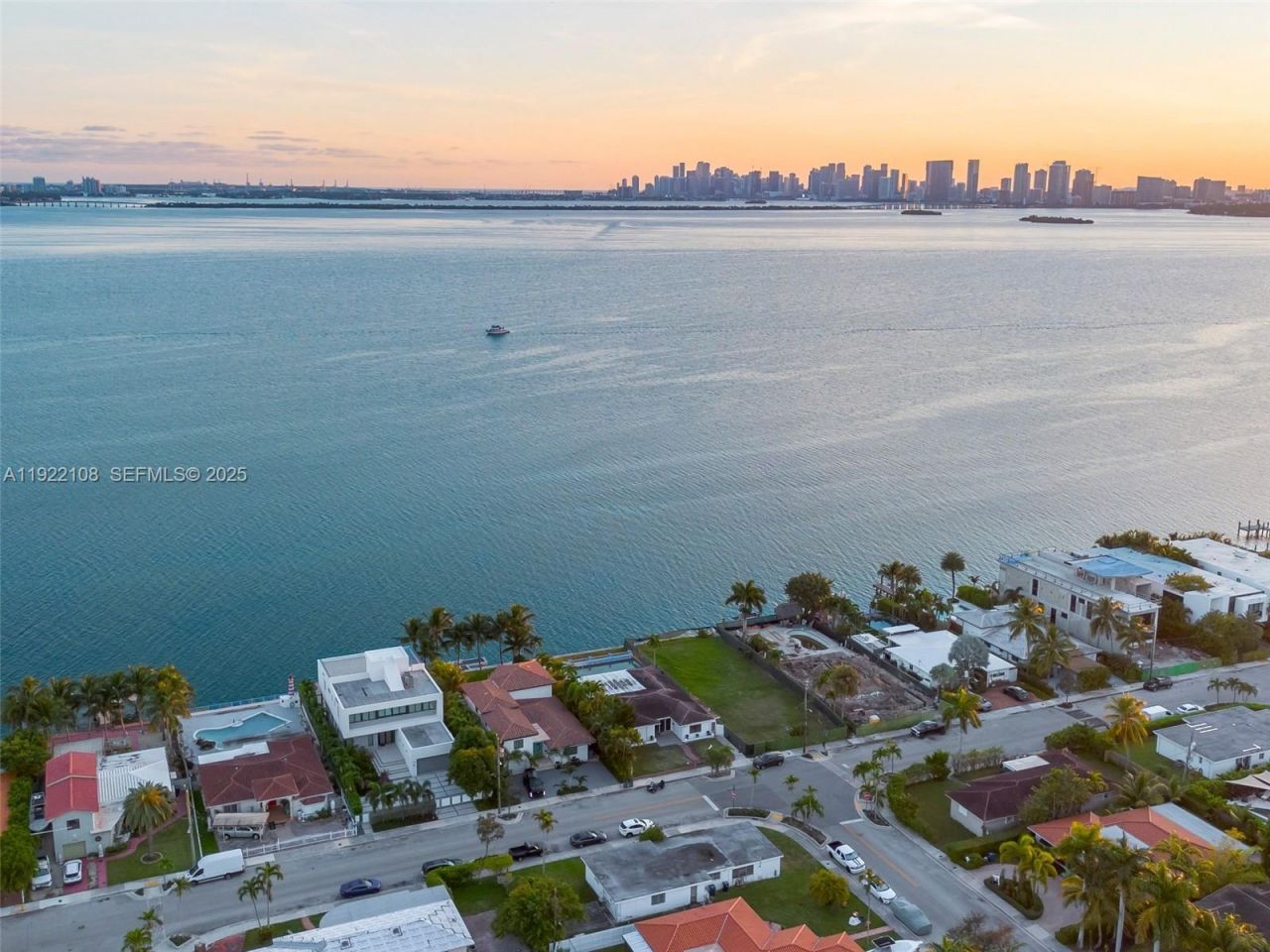 1680 S Treasure Dr, North Bay Village, FL 33141 Photo