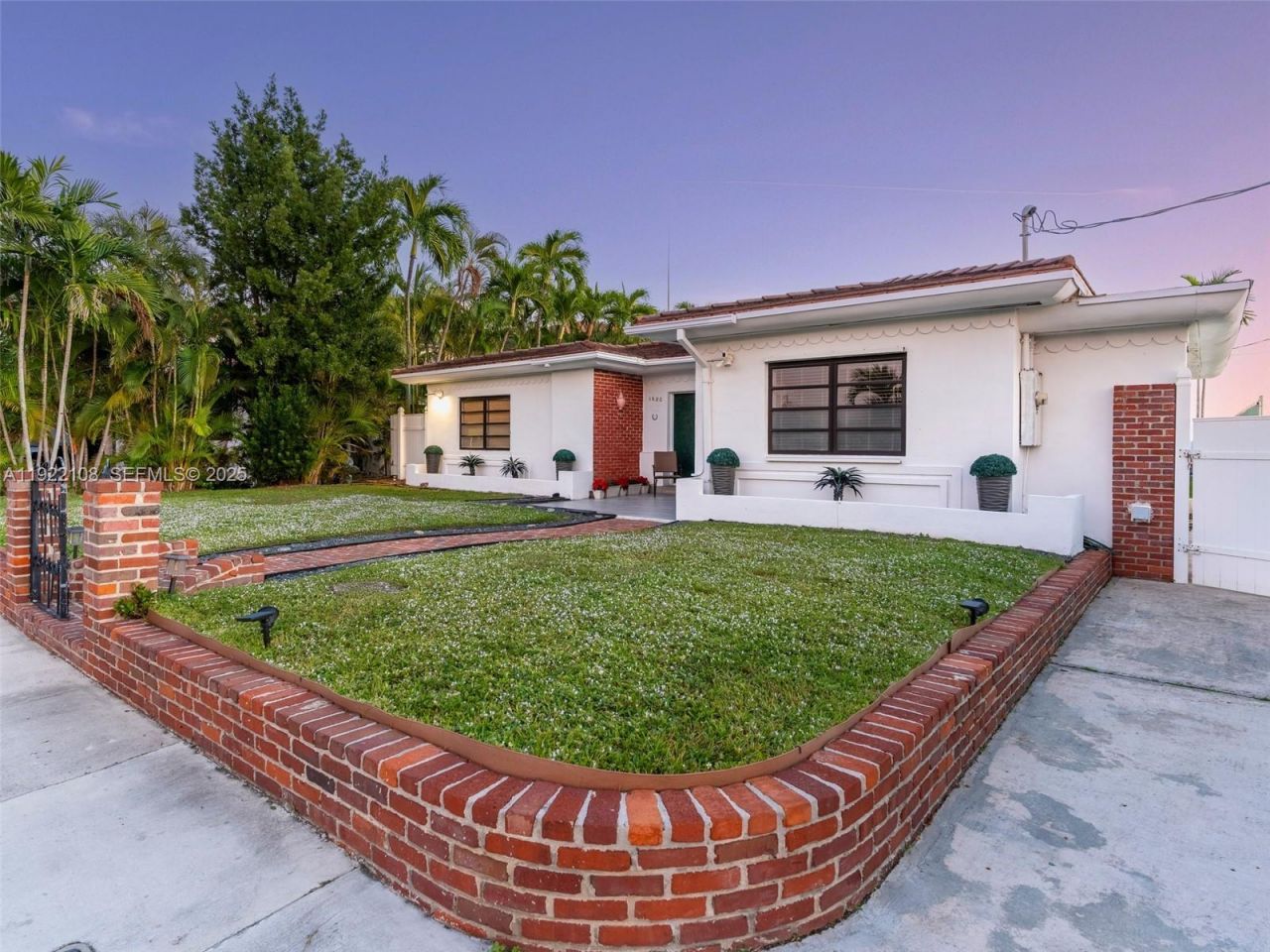 1680 S Treasure Dr, North Bay Village, FL 33141 Photo