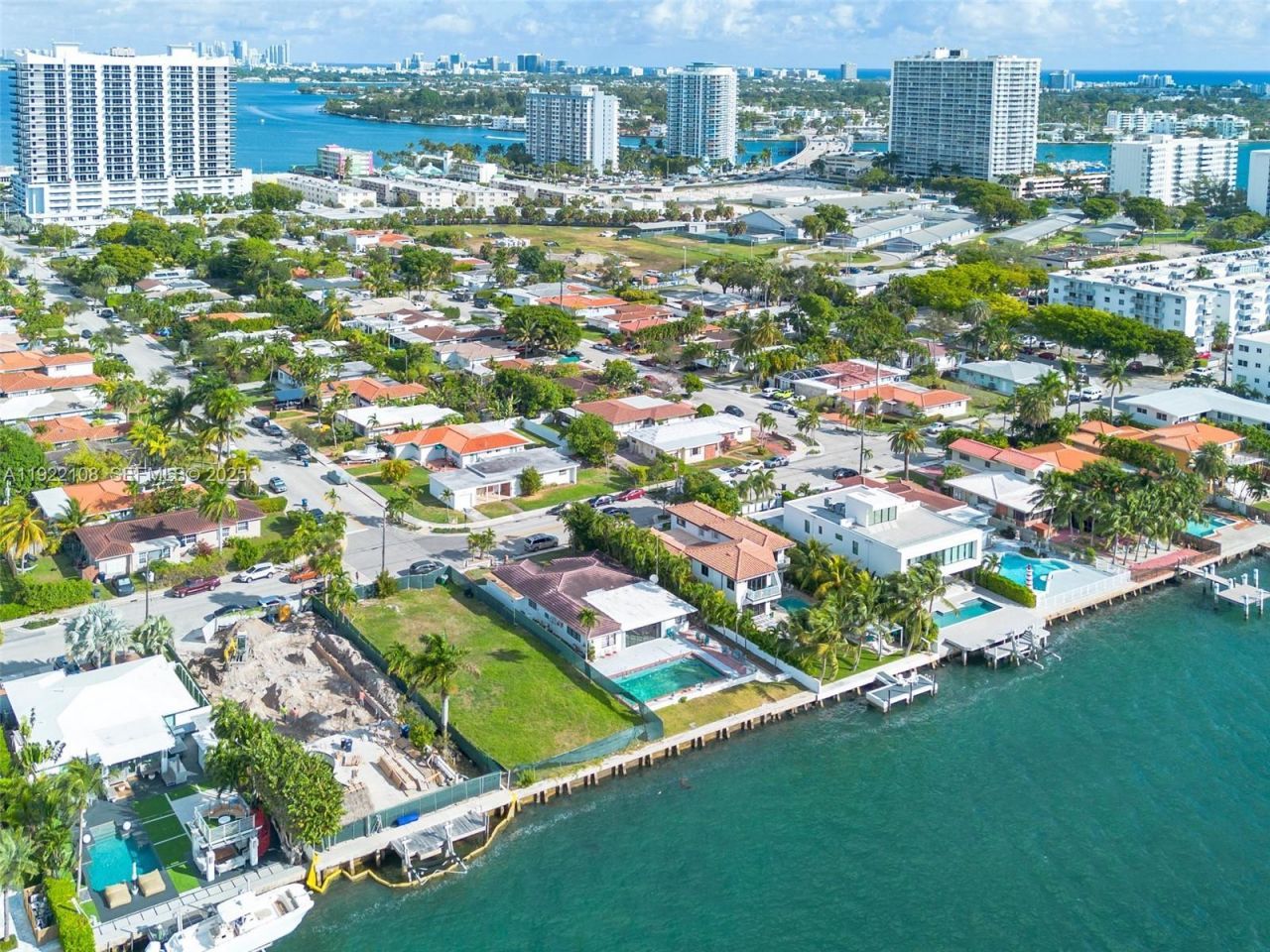 1680 S Treasure Dr, North Bay Village, FL 33141 Photo