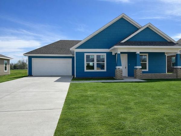 604 Crockett Drive, Cleburne, TX 76033