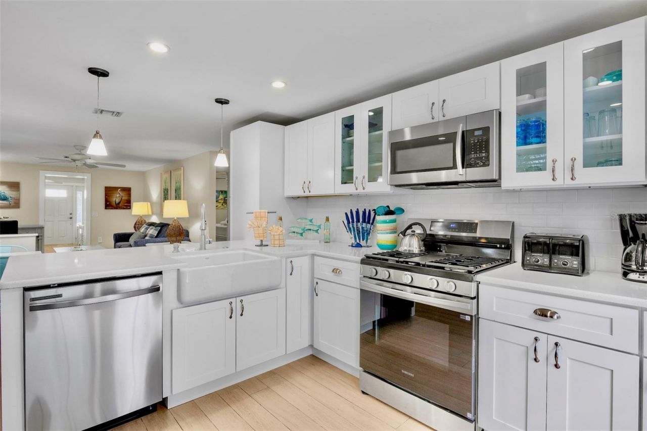 5803 Imperiore Avenue, Holmes Beach, FL 34217 Photo