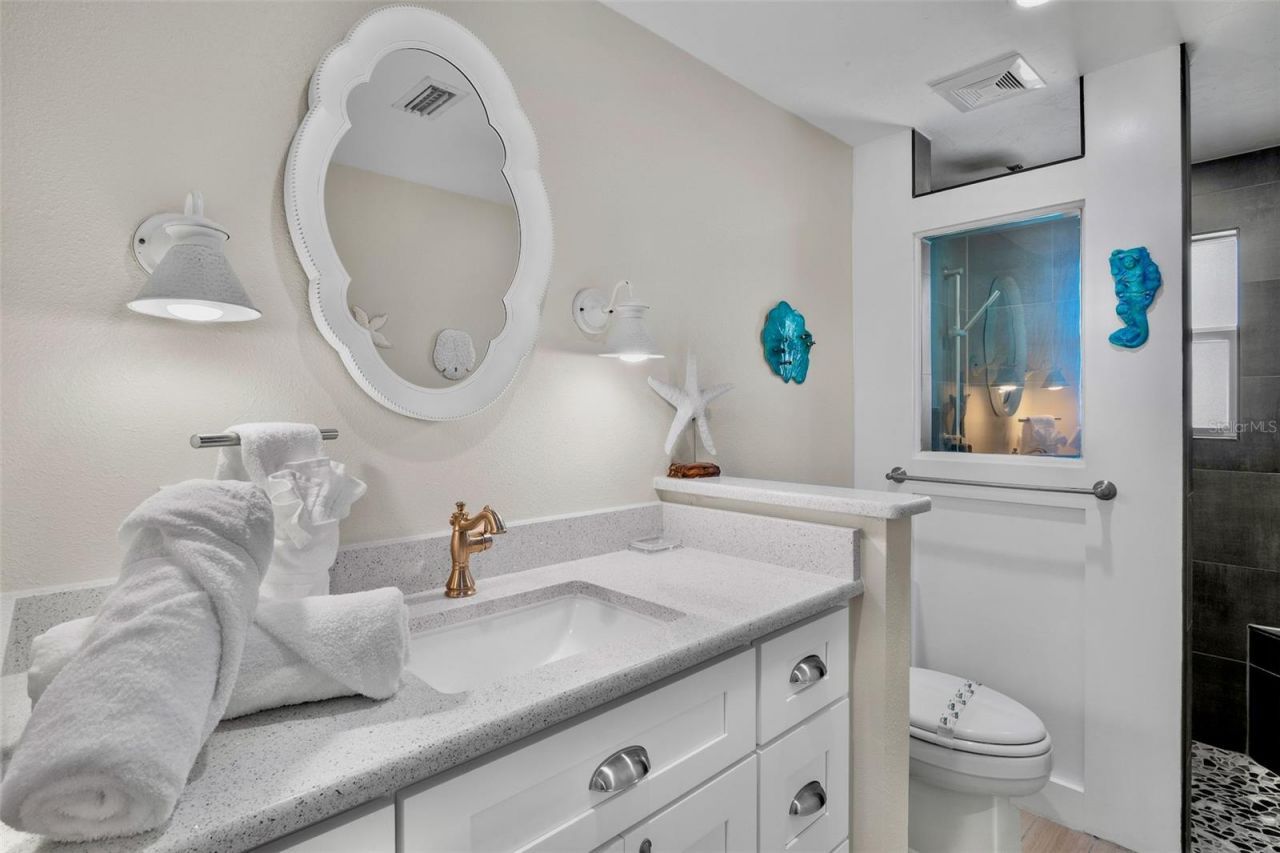 5803 Imperiore Avenue, Holmes Beach, FL 34217 Photo