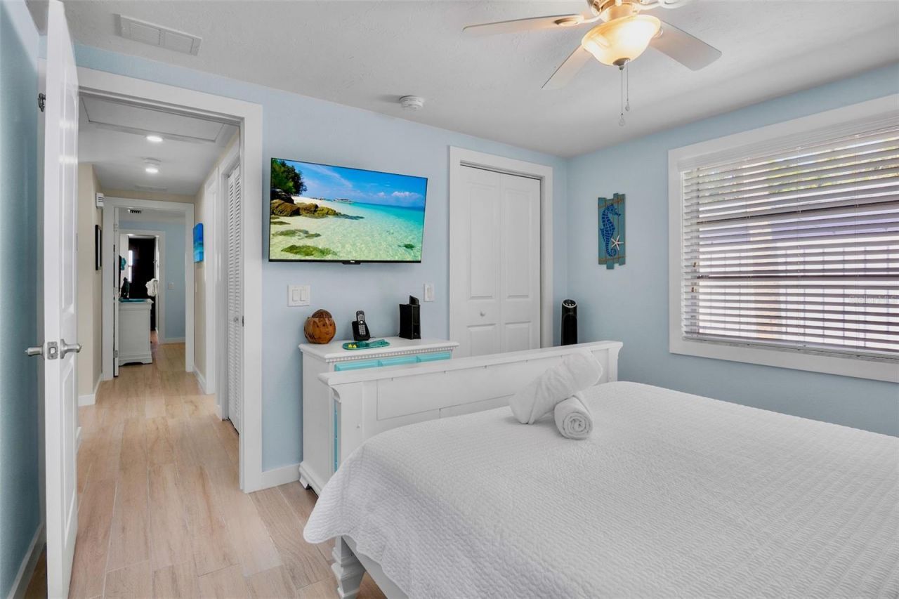 5803 Imperiore Avenue, Holmes Beach, FL 34217 Photo