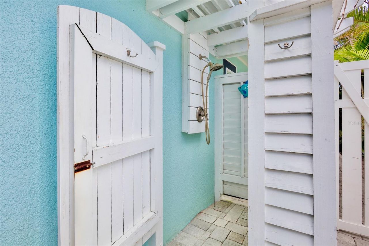 5803 Imperiore Avenue, Holmes Beach, FL 34217 Photo