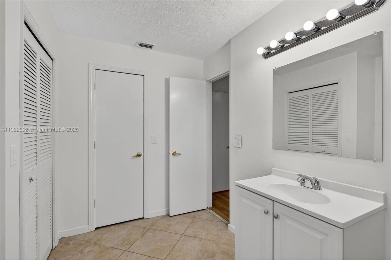 1833 SW Bellevue Ave, Port Saint Lucie, FL 34953 Photo