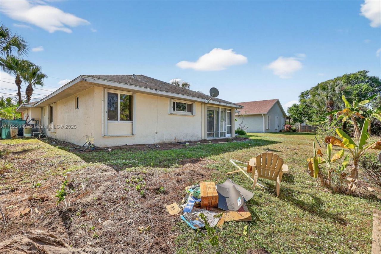 1833 SW Bellevue Ave, Port Saint Lucie, FL 34953 Photo