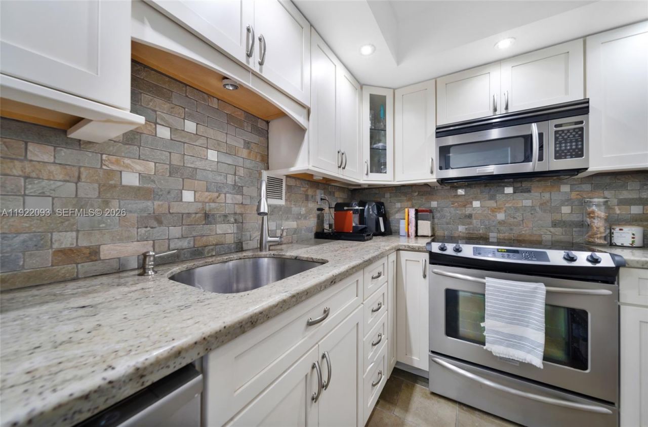 1200 West Ave, Unit PH-15, Miami Beach, FL 33139 Photo