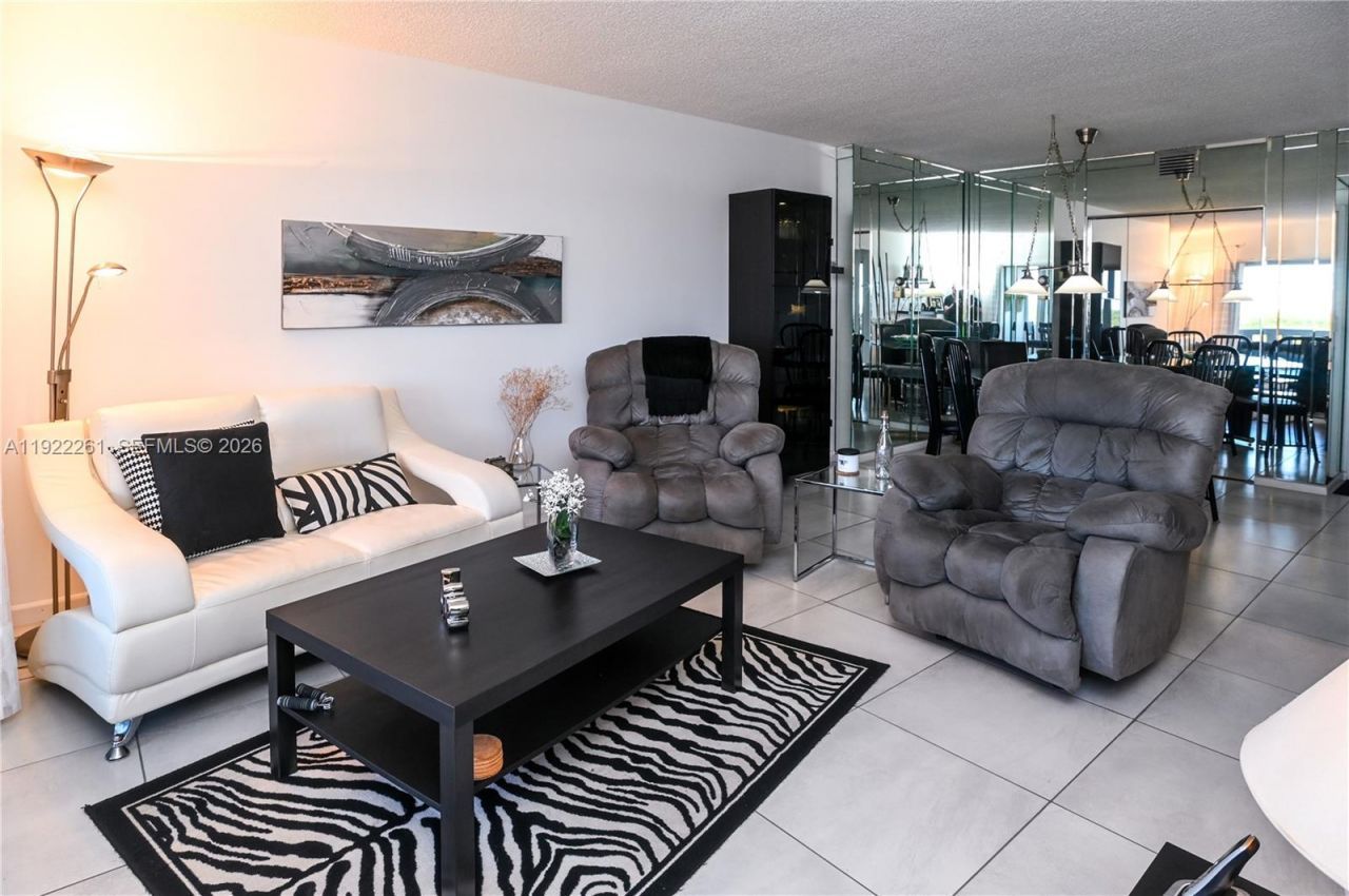 4330 Hillcrest Dr, Unit 804, Hollywood, FL 33021 Photo