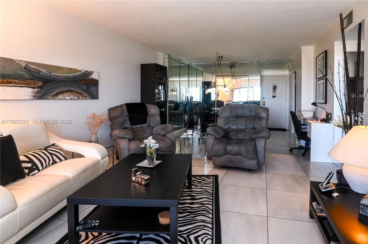 4330 Hillcrest Dr, Unit 804, Hollywood, FL 33021 Photo