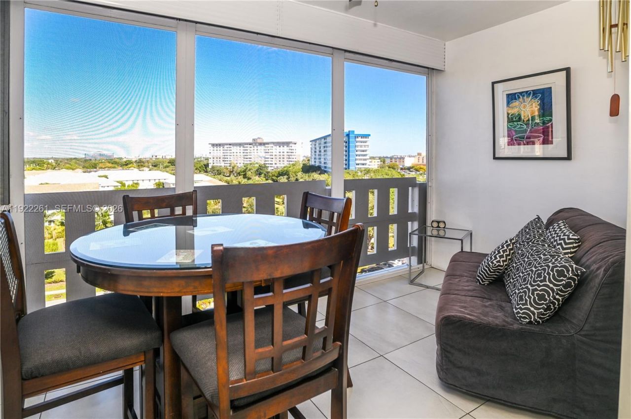 4330 Hillcrest Dr, Unit 804, Hollywood, FL 33021 Photo