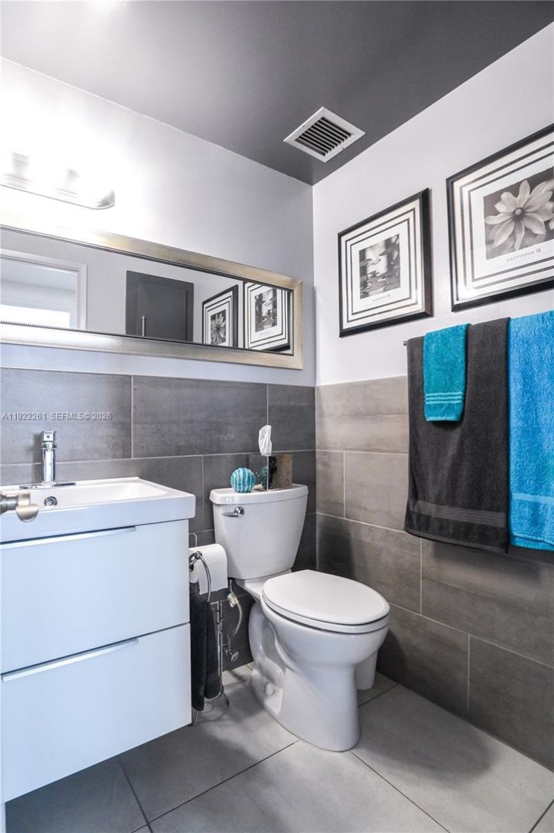 4330 Hillcrest Dr, Unit 804, Hollywood, FL 33021 Photo