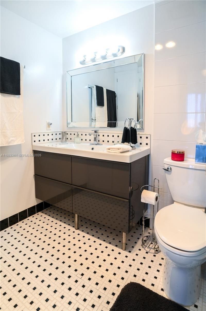 4330 Hillcrest Dr, Unit 804, Hollywood, FL 33021 Photo