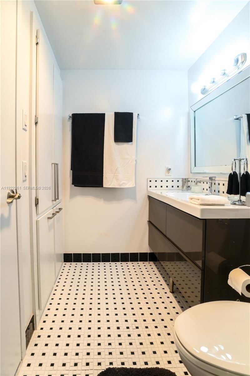 4330 Hillcrest Dr, Unit 804, Hollywood, FL 33021 Photo