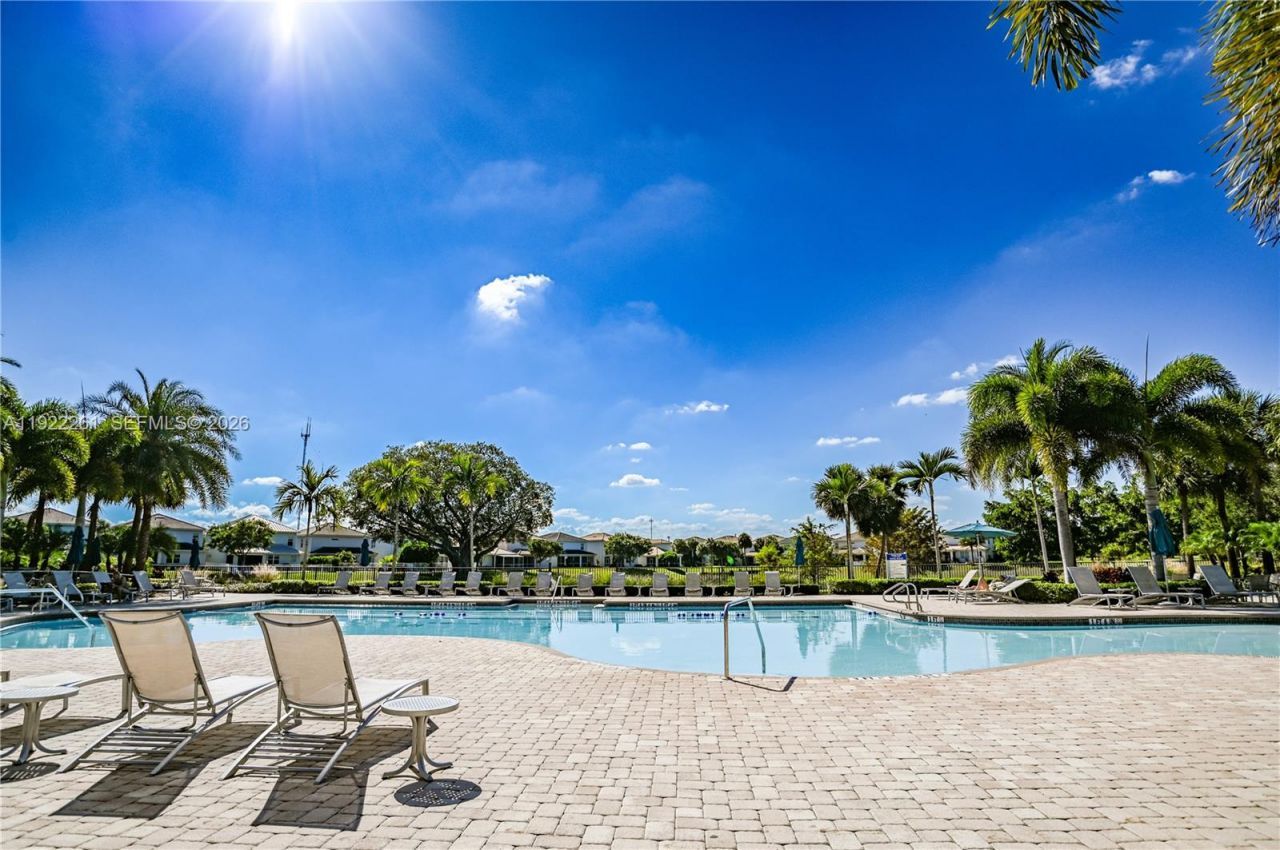 4330 Hillcrest Dr, Unit 804, Hollywood, FL 33021 Photo