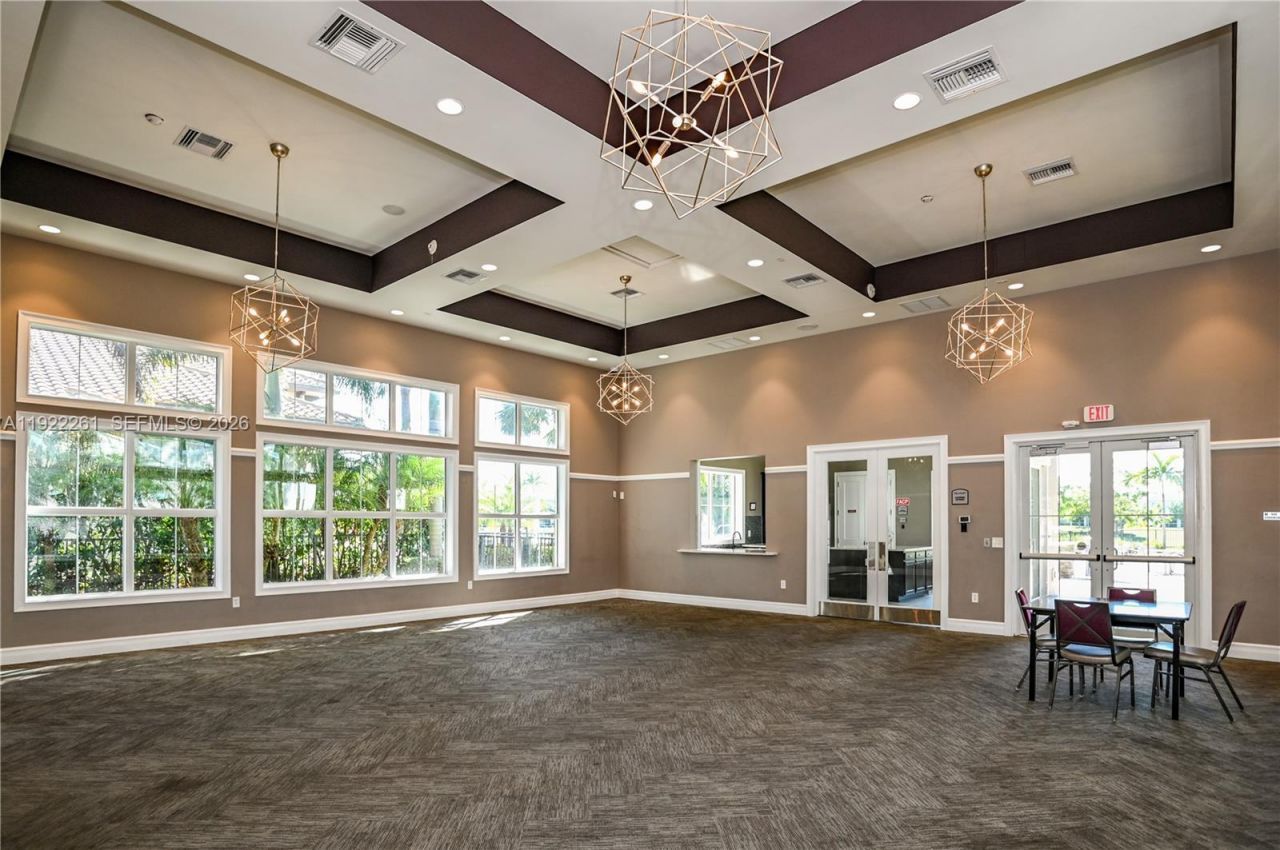 4330 Hillcrest Dr, Unit 804, Hollywood, FL 33021 Photo