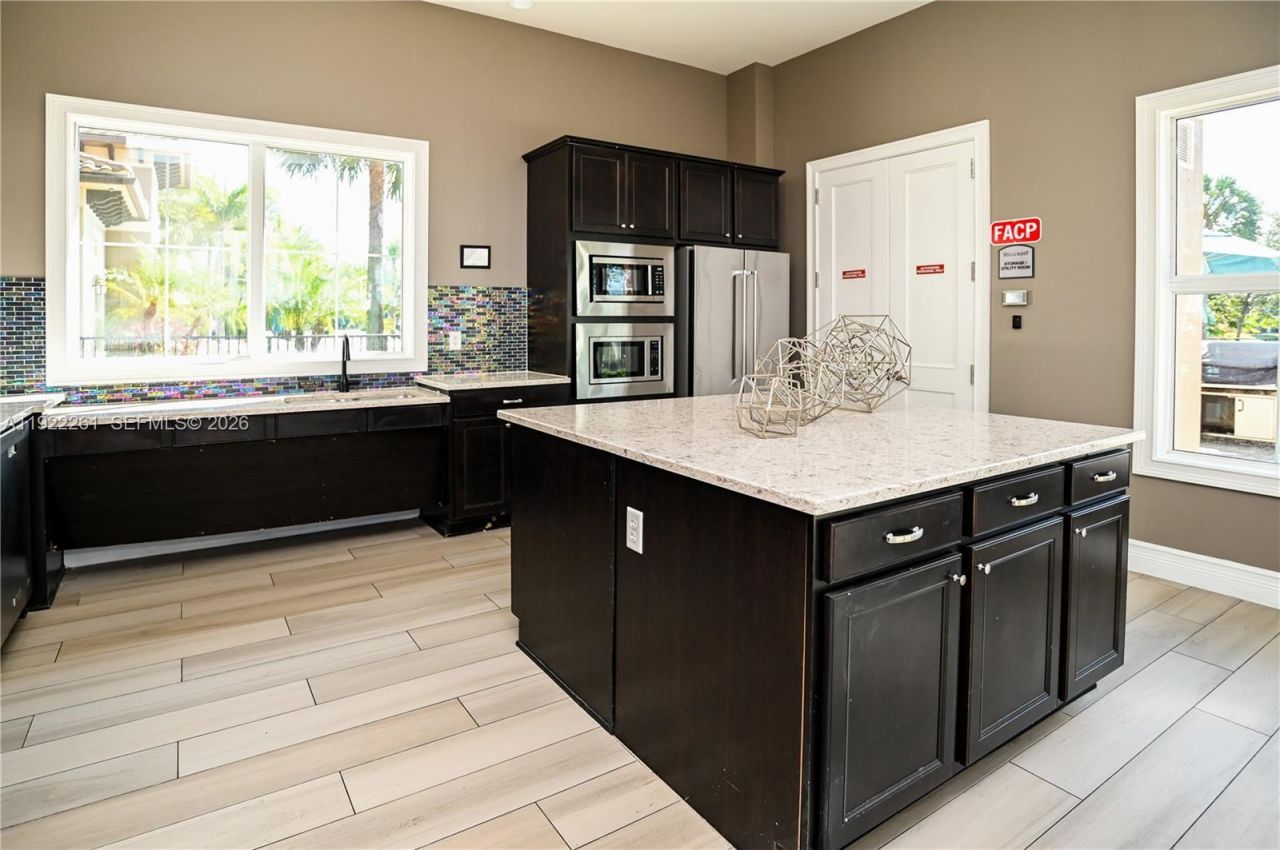 4330 Hillcrest Dr, Unit 804, Hollywood, FL 33021 Photo