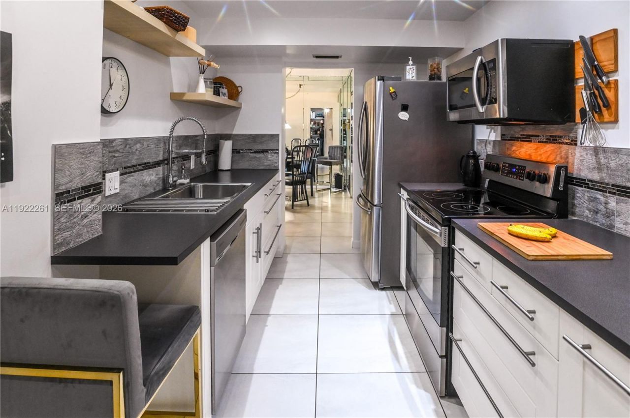 4330 Hillcrest Dr, Unit 804, Hollywood, FL 33021 Photo