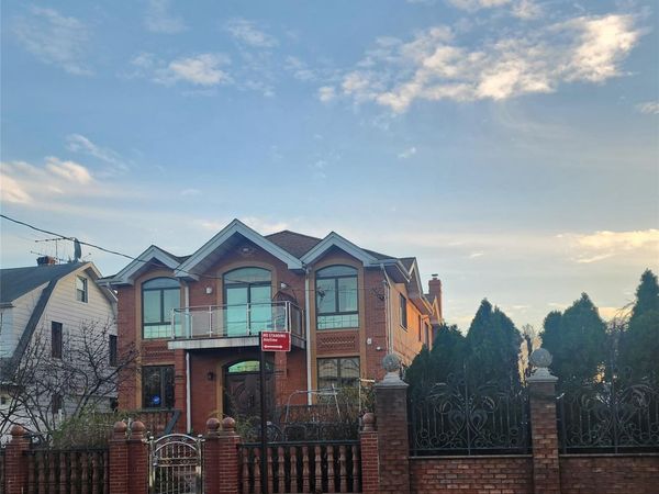 13910 14th Avenue, Whitestone, NY 11357