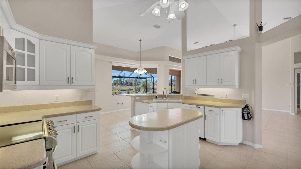 646 Boundary Boulevard, Rotonda West, FL 33947 Photo