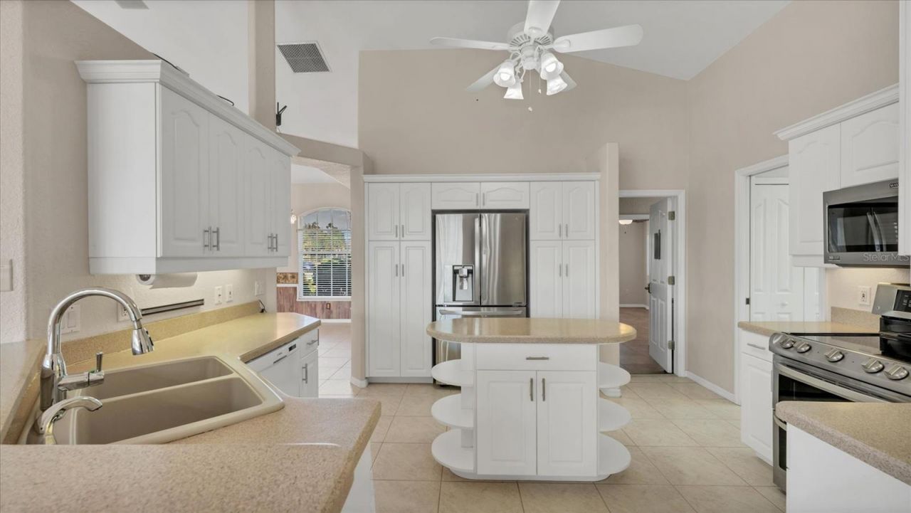 646 Boundary Boulevard, Rotonda West, FL 33947 Photo