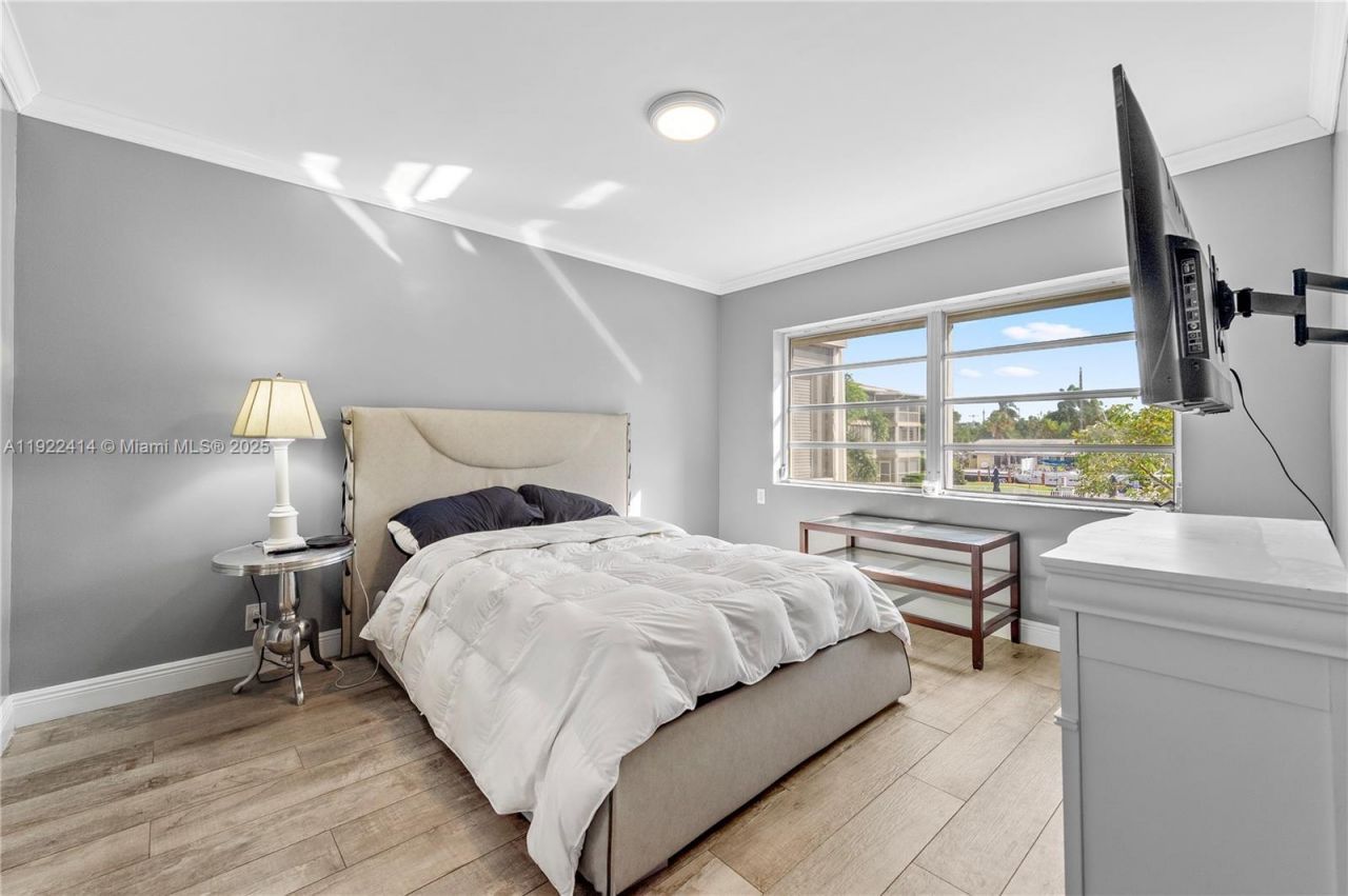 900 SW 12th St, Unit 206, Fort Lauderdale, FL 33315 Photo