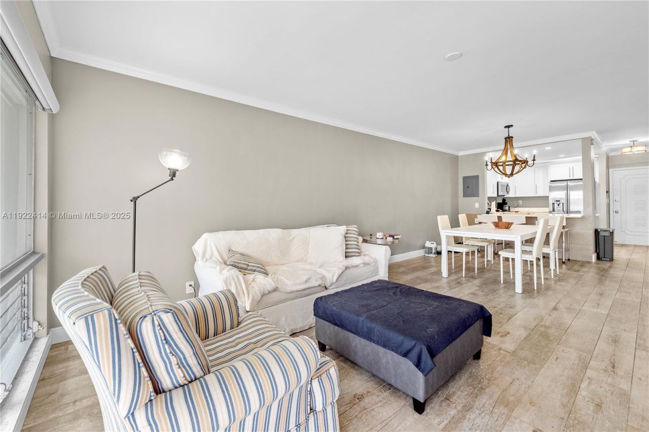 900 SW 12th St, Unit 206, Fort Lauderdale, FL 33315 Photo