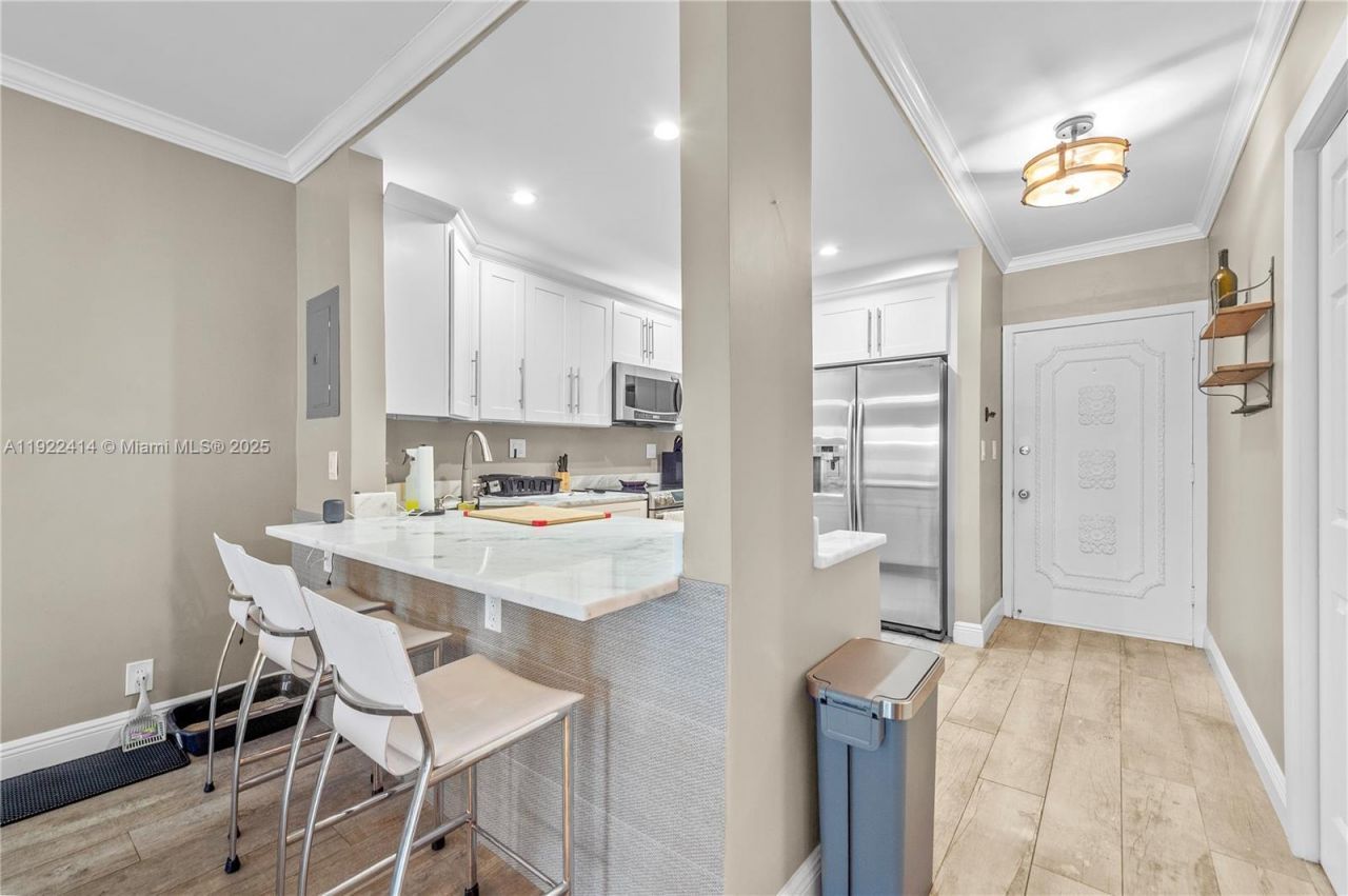 900 SW 12th St, Unit 206, Fort Lauderdale, FL 33315 Photo