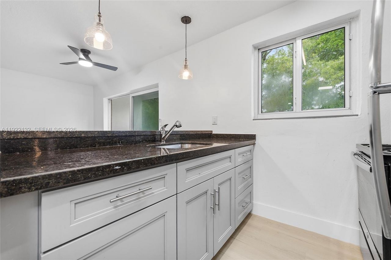 12101 NE 6th Ave, Unit 6, North Miami, FL 33161 Photo