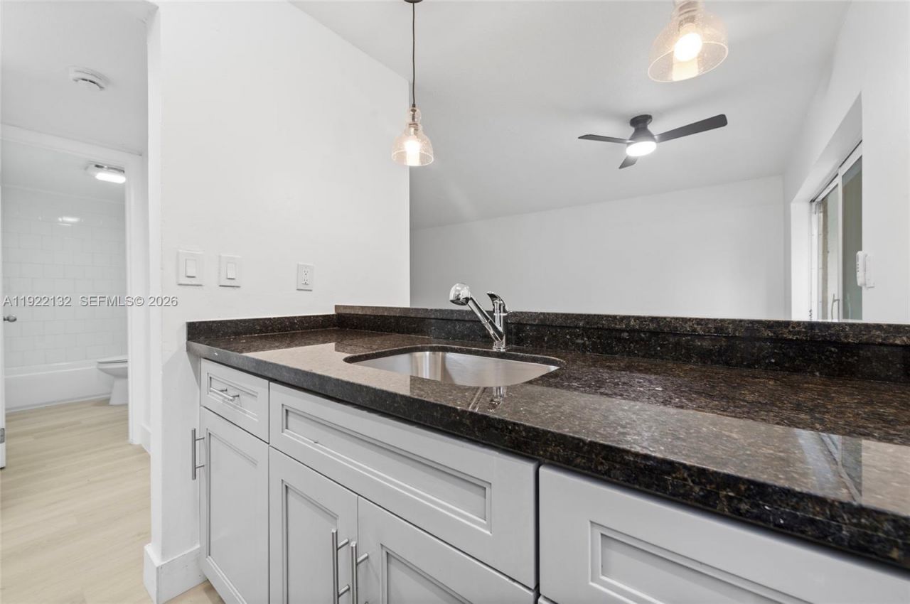 12101 NE 6th Ave, Unit 6, North Miami, FL 33161 Photo