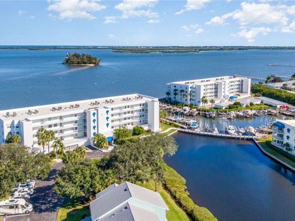 6029 River Run Drive, Unit 6029, Sebastian, FL 32958