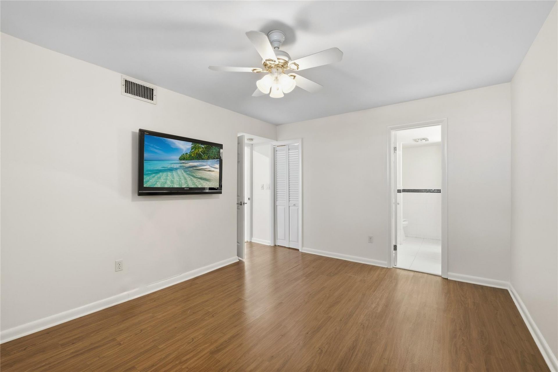 3100 NE 49th Street, Unit 501, Fort Lauderdale, FL 33308 Photo