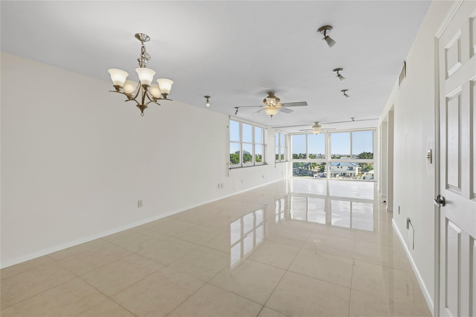 3100 NE 49th Street, Unit 501, Fort Lauderdale, FL 33308 Photo