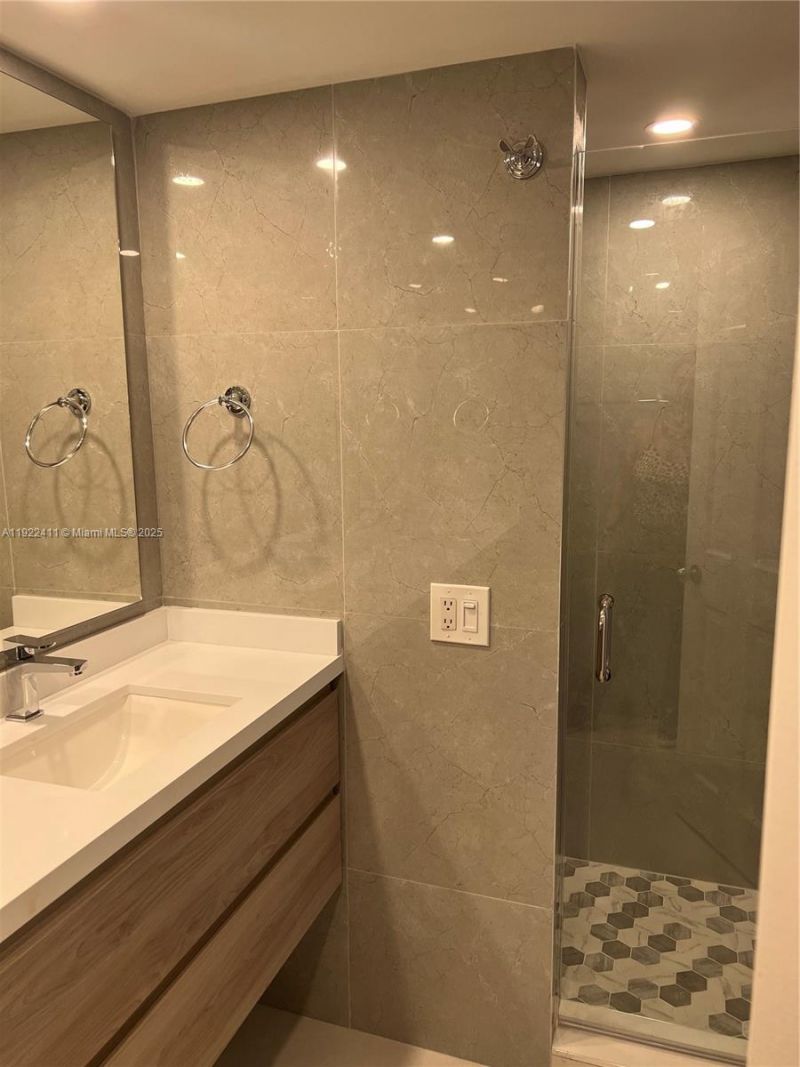 1717 N Bayshore Dr, Unit A-1856, Miami, FL 33132 Photo