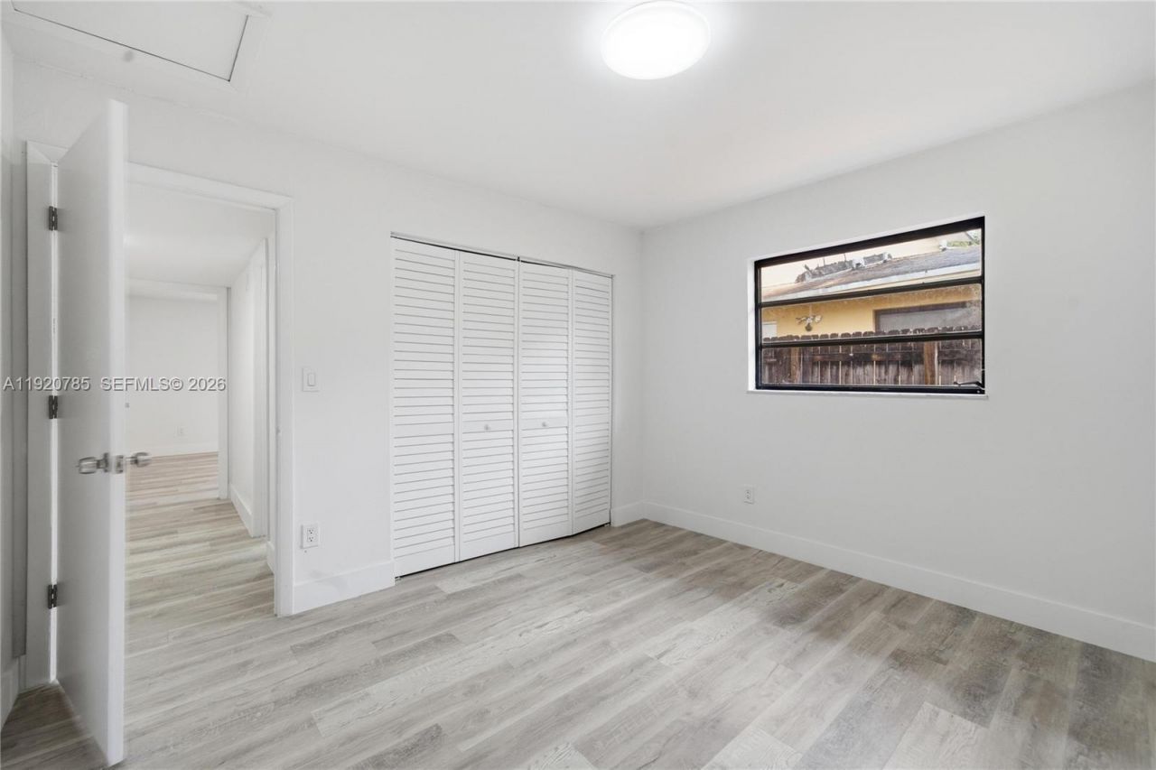 1281 W 42nd St, Hialeah, FL 33012 Photo