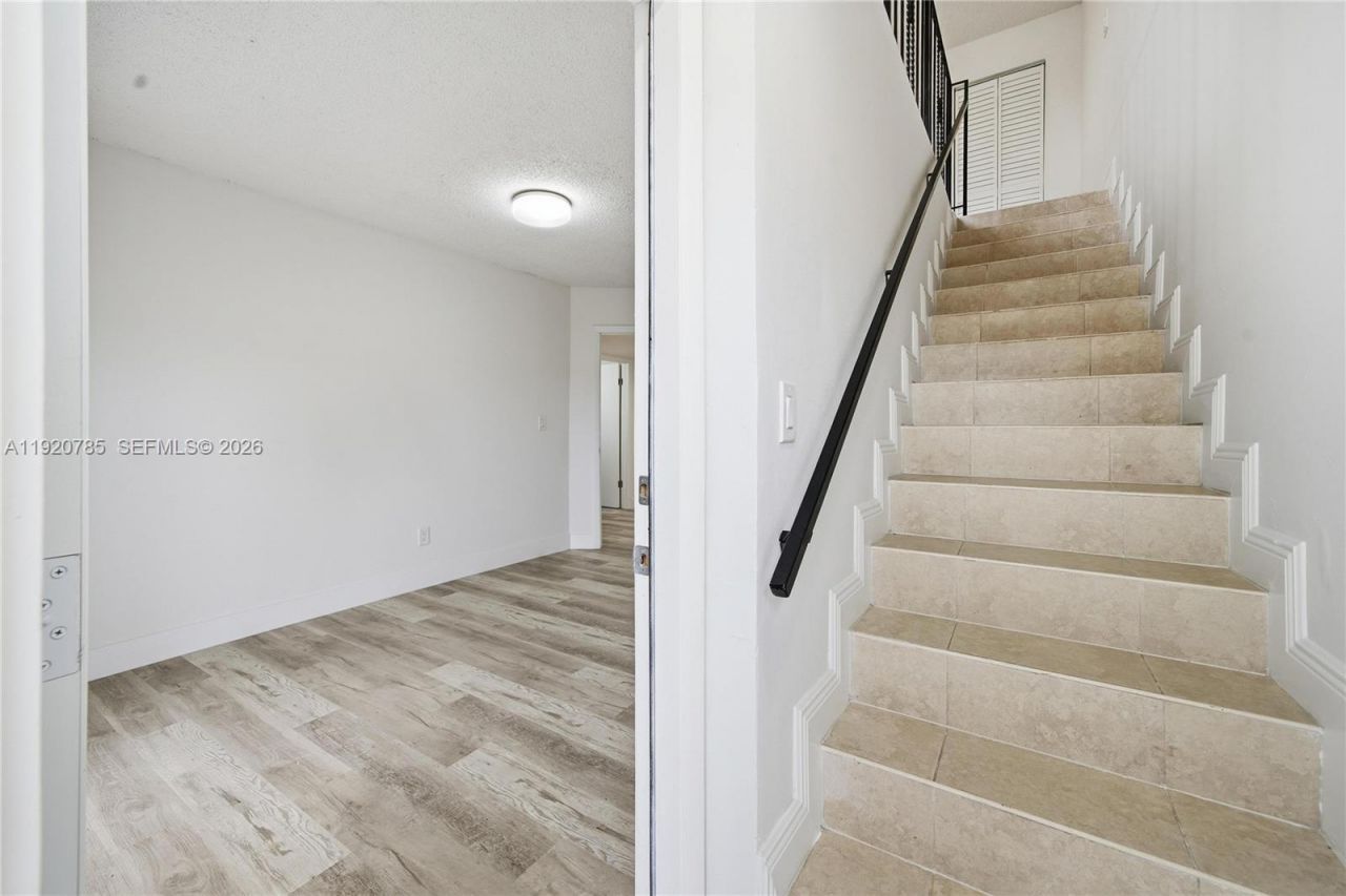 1281 W 42nd St, Hialeah, FL 33012 Photo