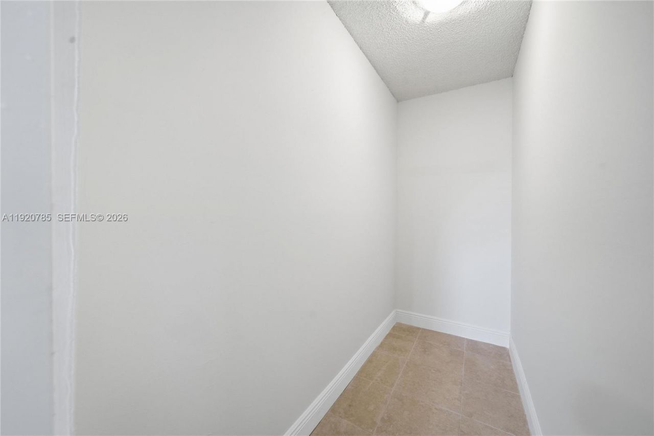 1281 W 42nd St, Hialeah, FL 33012 Photo