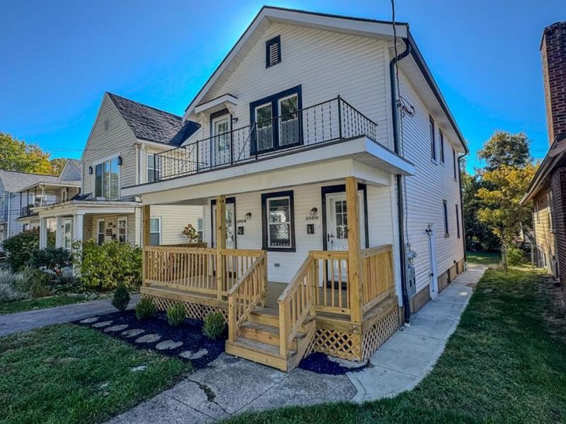 6949 Cambridge Avenue, Mariemont, OH 45227 Photo 3