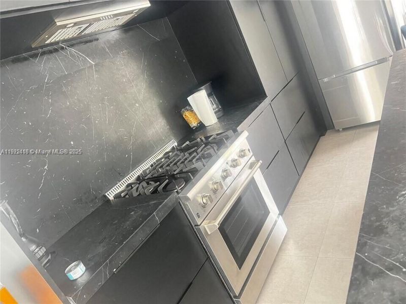 15 NW 52nd St, Miami, FL 33127 Photo
