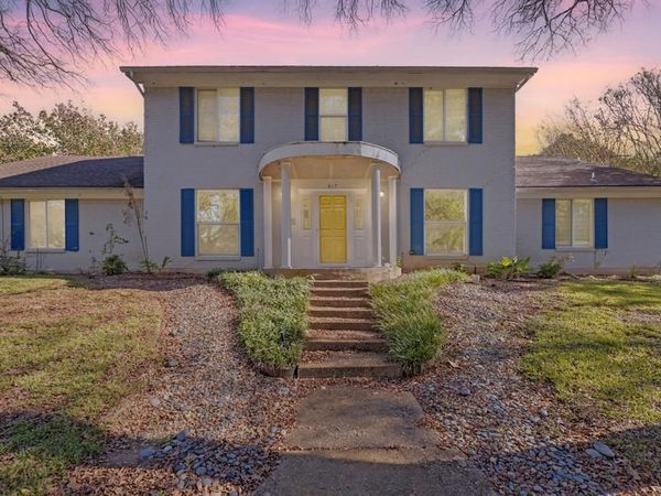 817 Sylvan Drive, Fort Worth, TX 76120