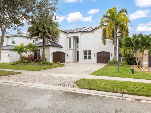 5028 SW 195th Ter, Miramar, FL 33029