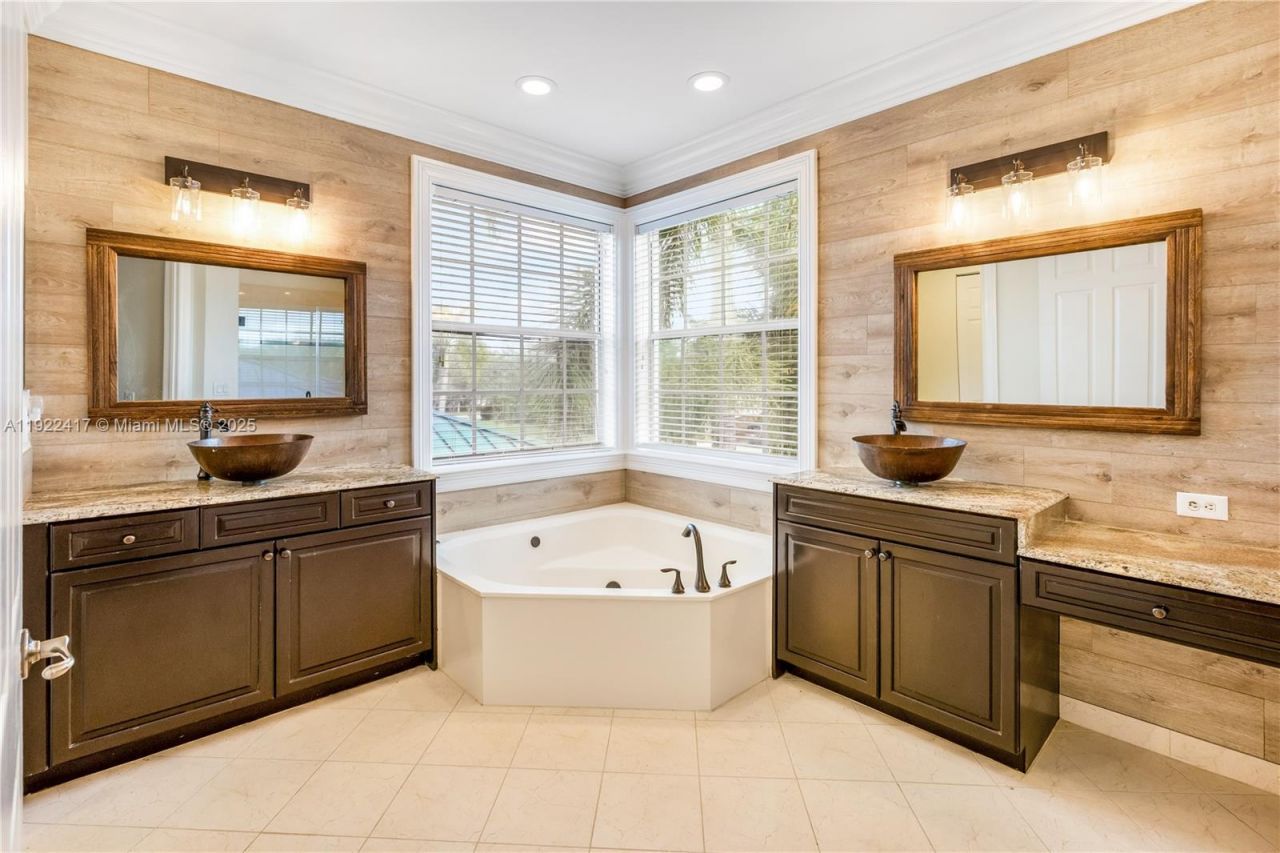 5028 SW 195th Ter, Miramar, FL 33029 Photo